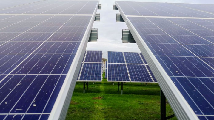 Evaluating The Pros and Cons of Investing In Exclusive Solar Leads