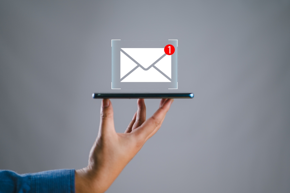 Visualizing a well-crafted email tailored to the recipient's profile