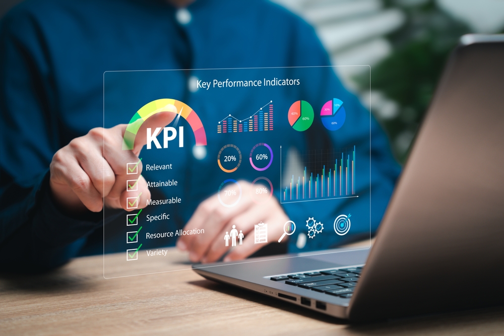 A marketer measuring their campaign's KPI